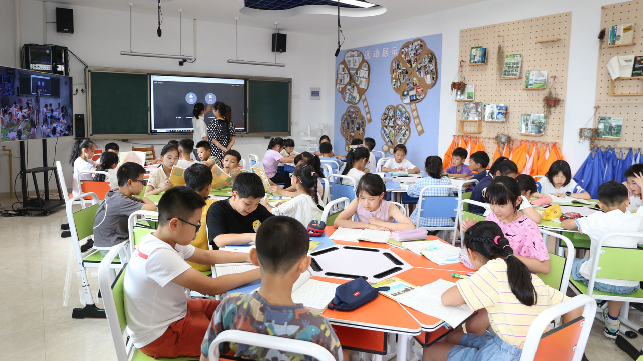 專遞課堂與網(wǎng)絡(luò)研修相結(jié)合，創(chuàng)新“互聯(lián)網(wǎng)+”結(jié)對(duì)幫扶
